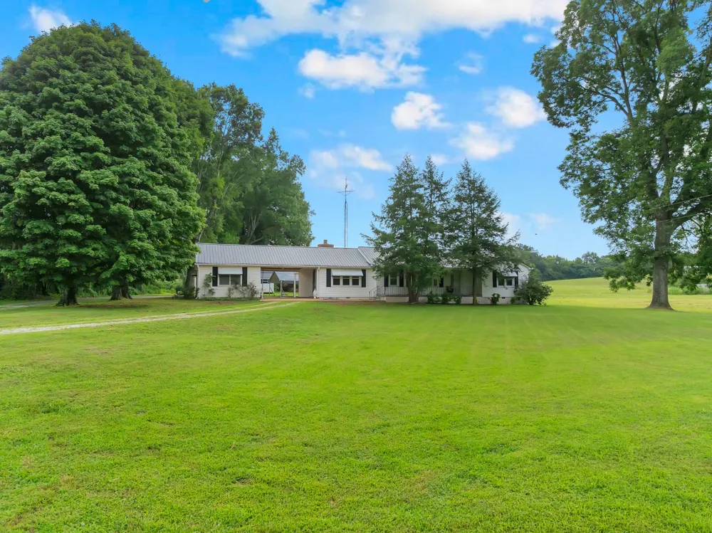 4237 Old Alto Hwy Decherd, TN 37324