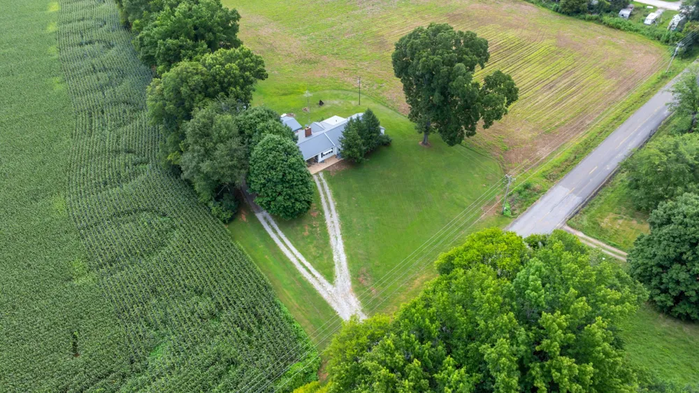 4237 Old Alto Hwy Decherd, TN 37324