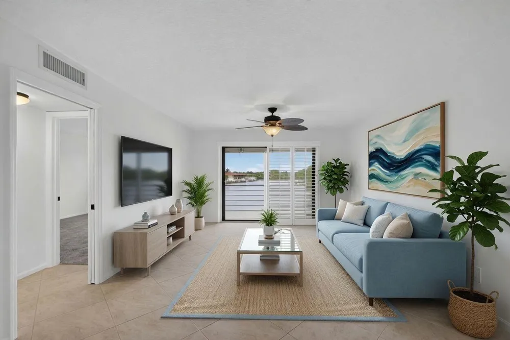 313 LAKE CIRCLE #311 North Palm Beach, FL 33408