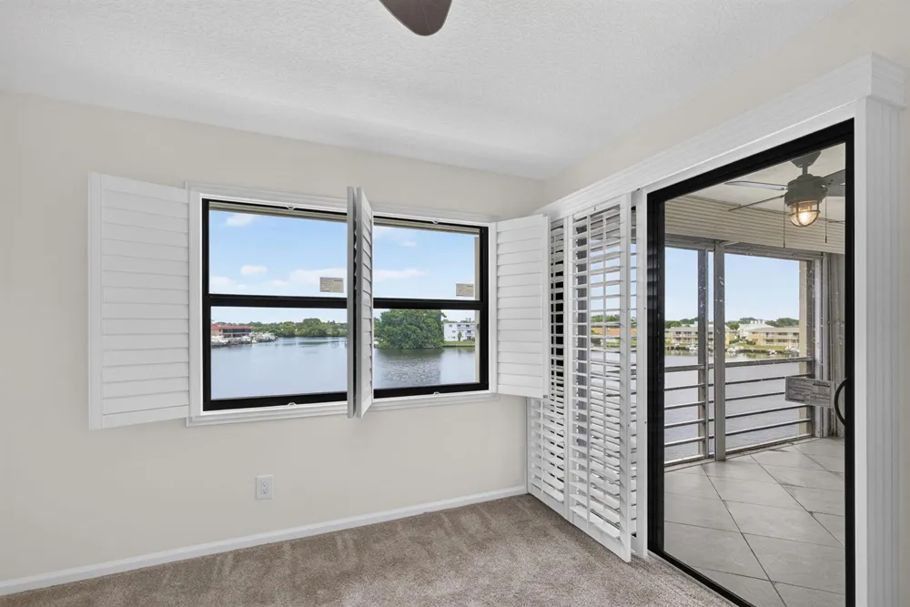 313 LAKE CIRCLE #311 North Palm Beach, FL 33408