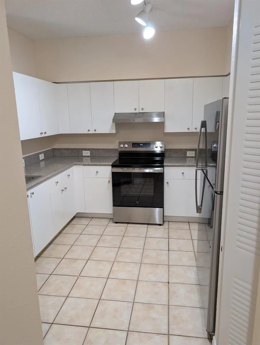 350 CRESTWOOD CIRCLE #201 Royal Palm Beach, FL 33411