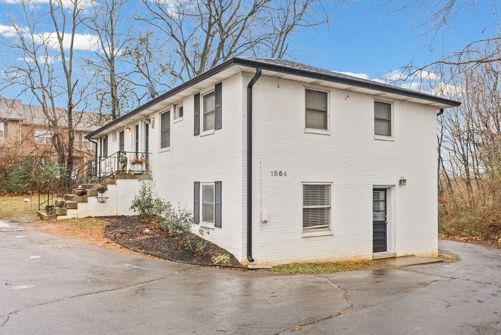 1860 Memorial Dr #C Clarksville, TN 37043
