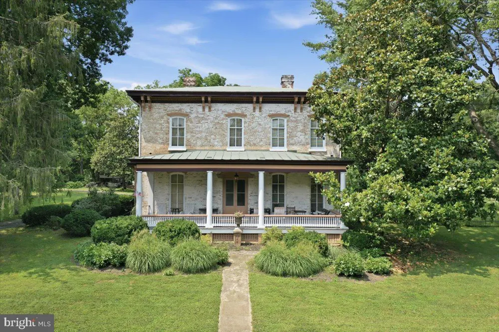 236 RIVERSIDE DRIVE Front Royal, VA 22630
