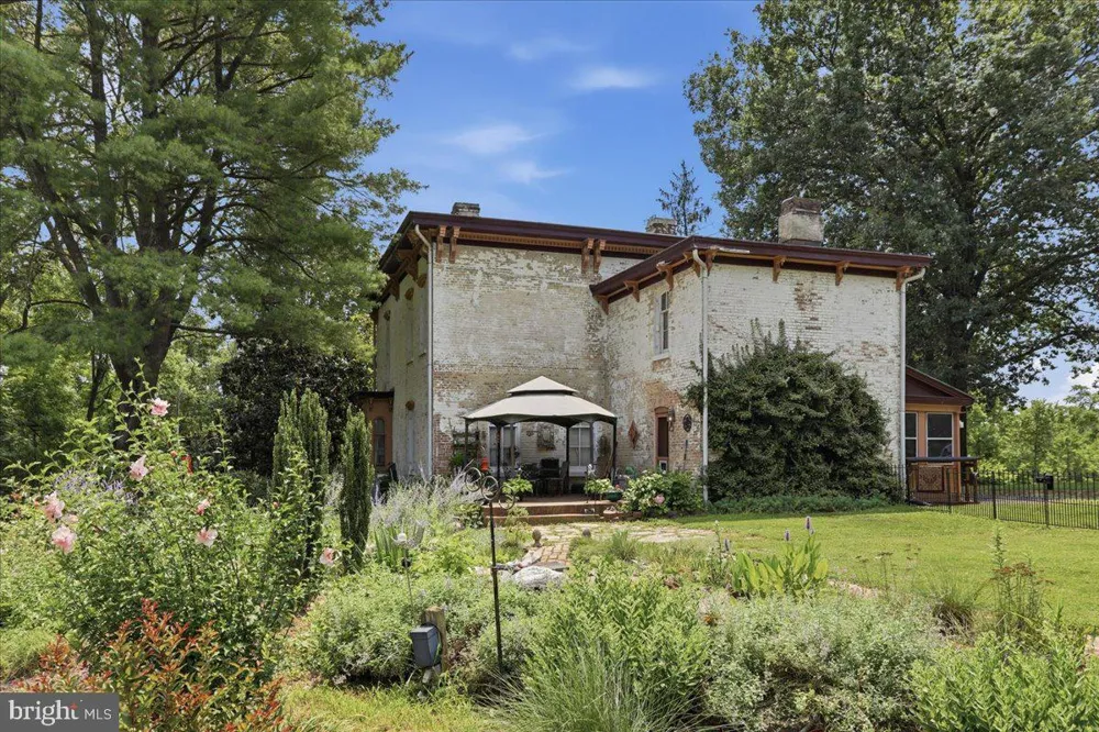 236 RIVERSIDE DRIVE Front Royal, VA 22630