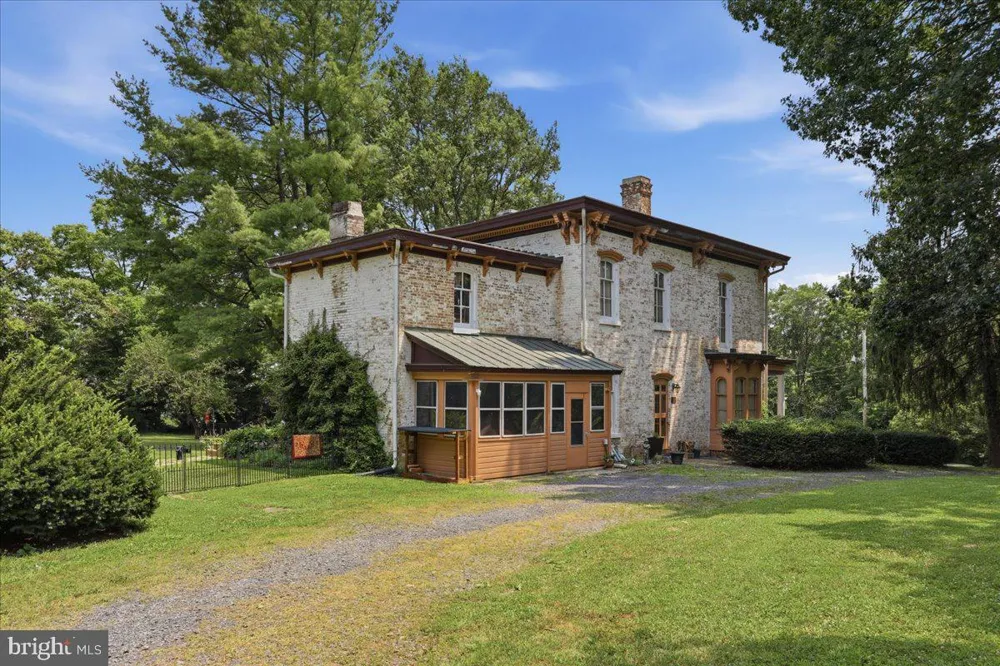 236 RIVERSIDE DRIVE Front Royal, VA 22630