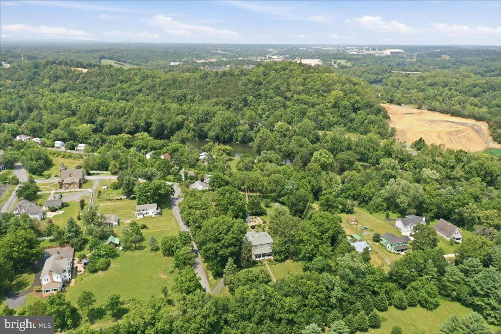 236 RIVERSIDE DRIVE Front Royal, VA 22630