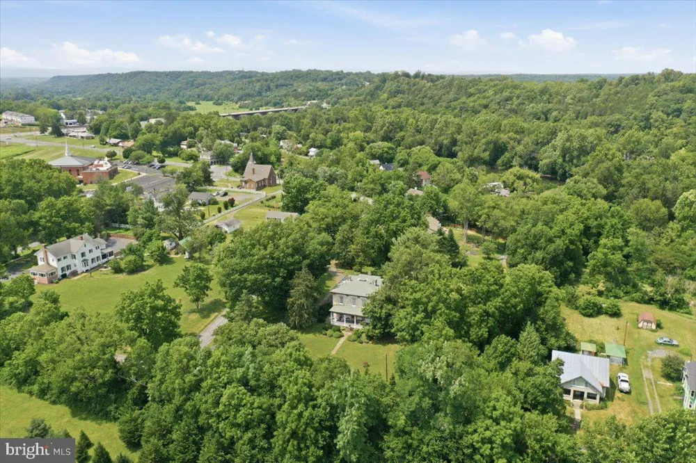 236 RIVERSIDE DRIVE Front Royal, VA 22630