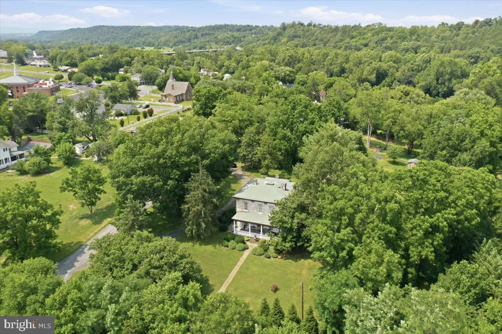 236 RIVERSIDE DRIVE Front Royal, VA 22630
