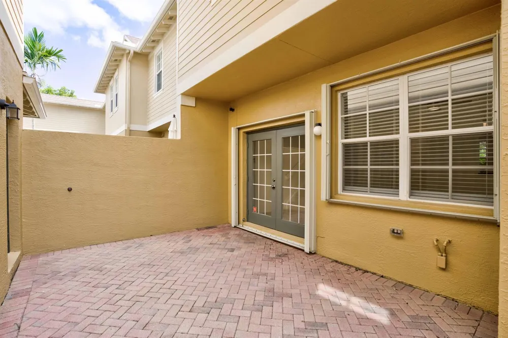 158 W Thatch Palm Circle Jupiter, FL 33458