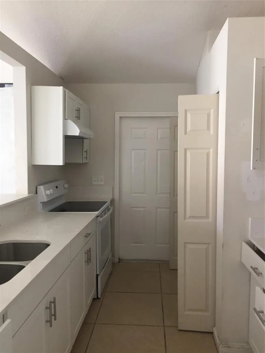 8444 SE DATE STREET Hobe Sound, FL 33455