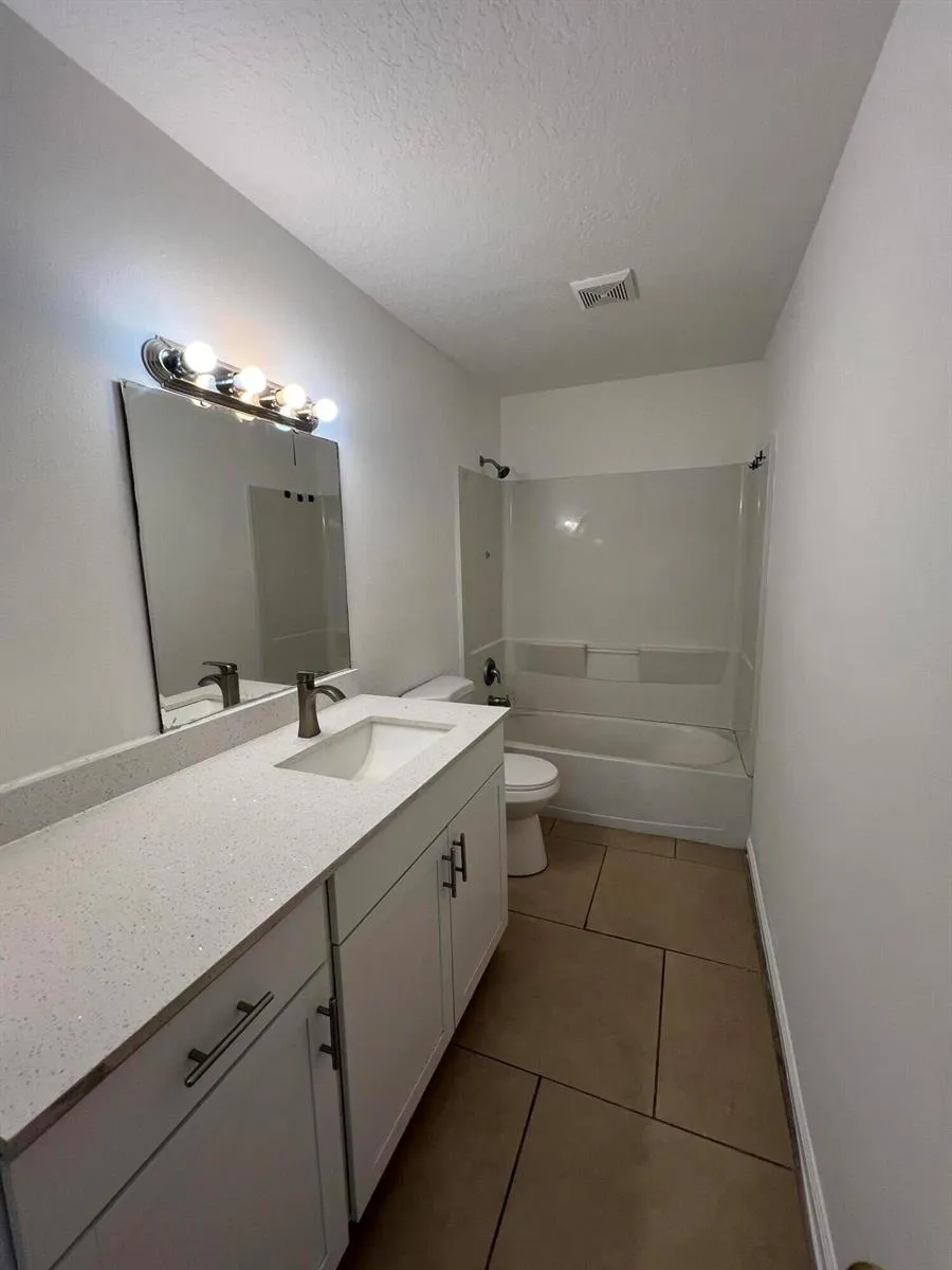 8444 SE DATE STREET Hobe Sound, FL 33455