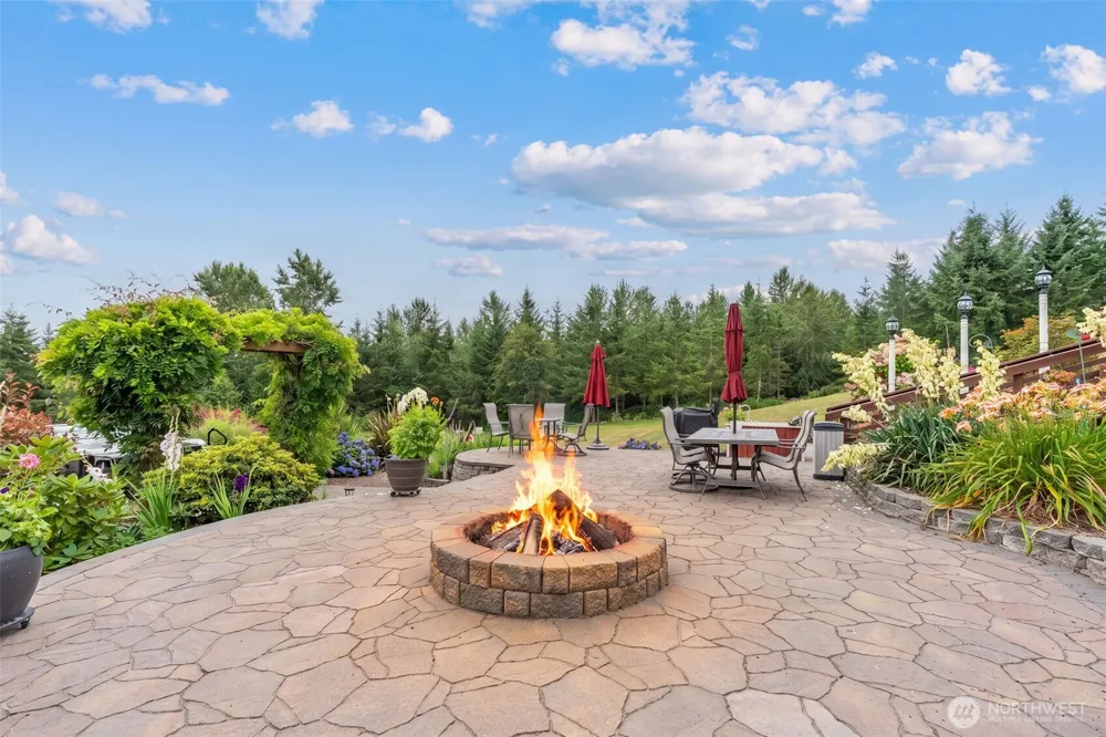 222 Volcano Lane Chehalis, WA 98532
