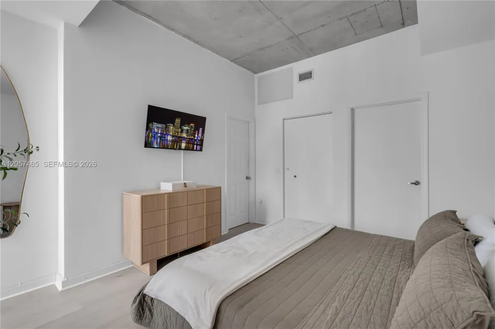151 SE 1st St #2109 Miami, FL 33131