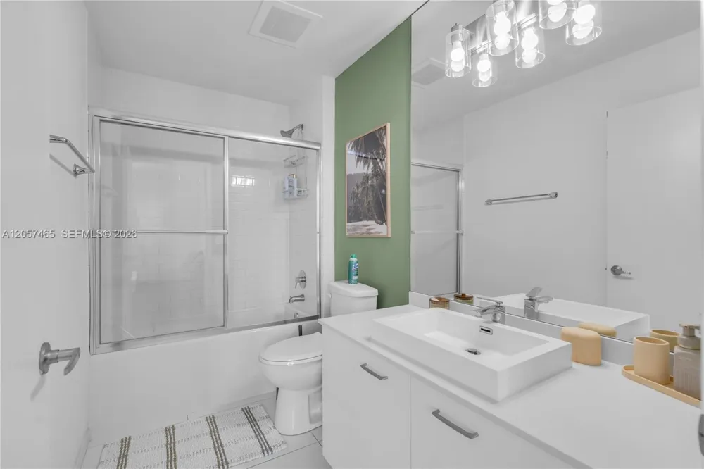 151 SE 1st St #2109 Miami, FL 33131