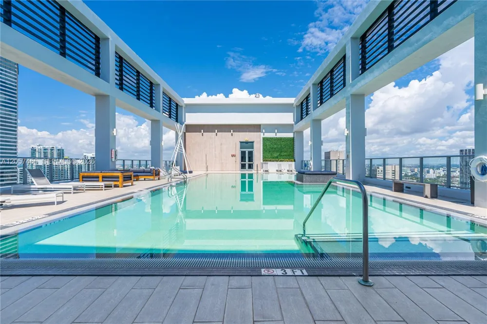 151 SE 1st St #2109 Miami, FL 33131