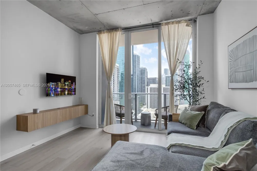 151 SE 1st St #2109 Miami, FL 33131