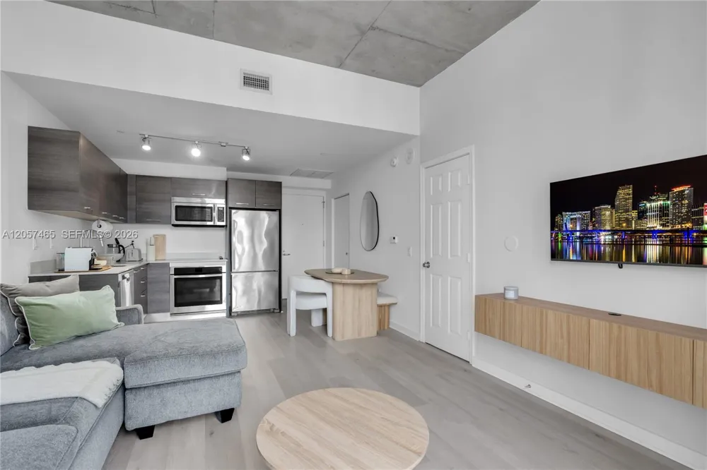 151 SE 1st St #2109 Miami, FL 33131