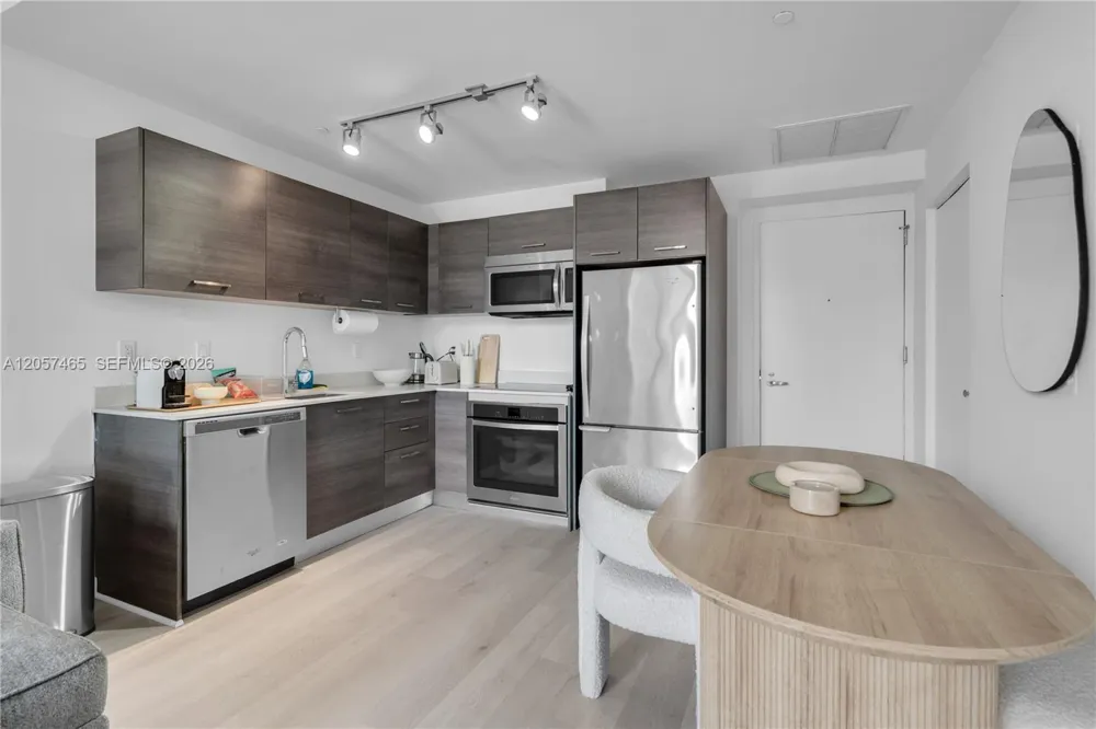 151 SE 1st St #2109 Miami, FL 33131