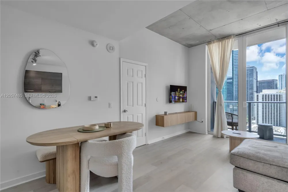 151 SE 1st St #2109 Miami, FL 33131