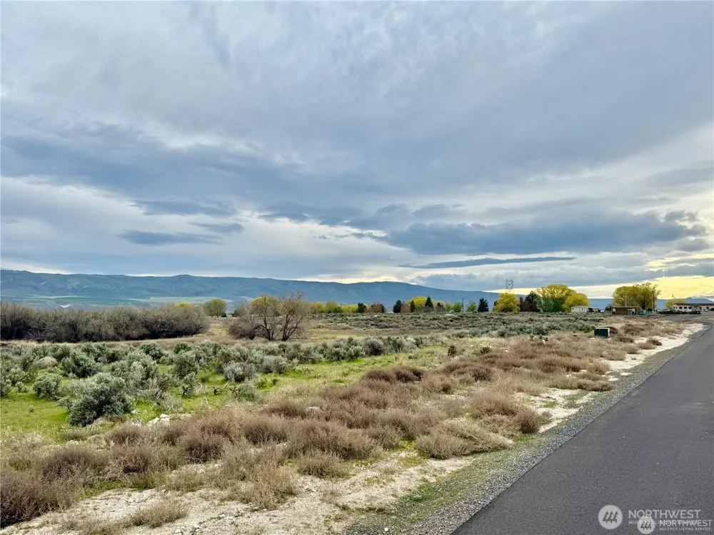6 Road 13.6 SW Royal City, WA 99357