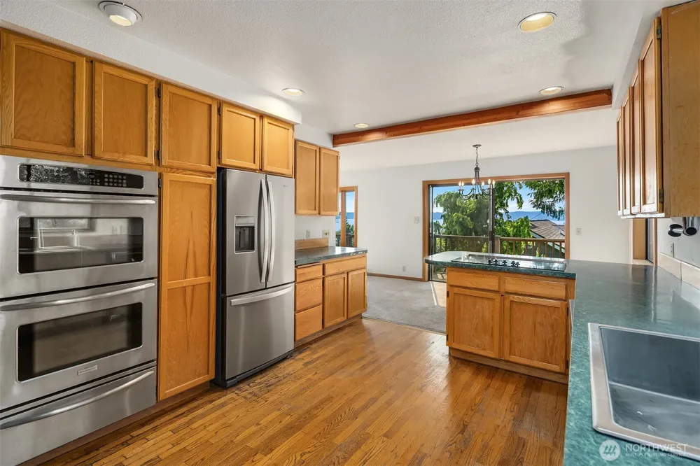 2714 SW 152nd Pl Burien, WA 98166
