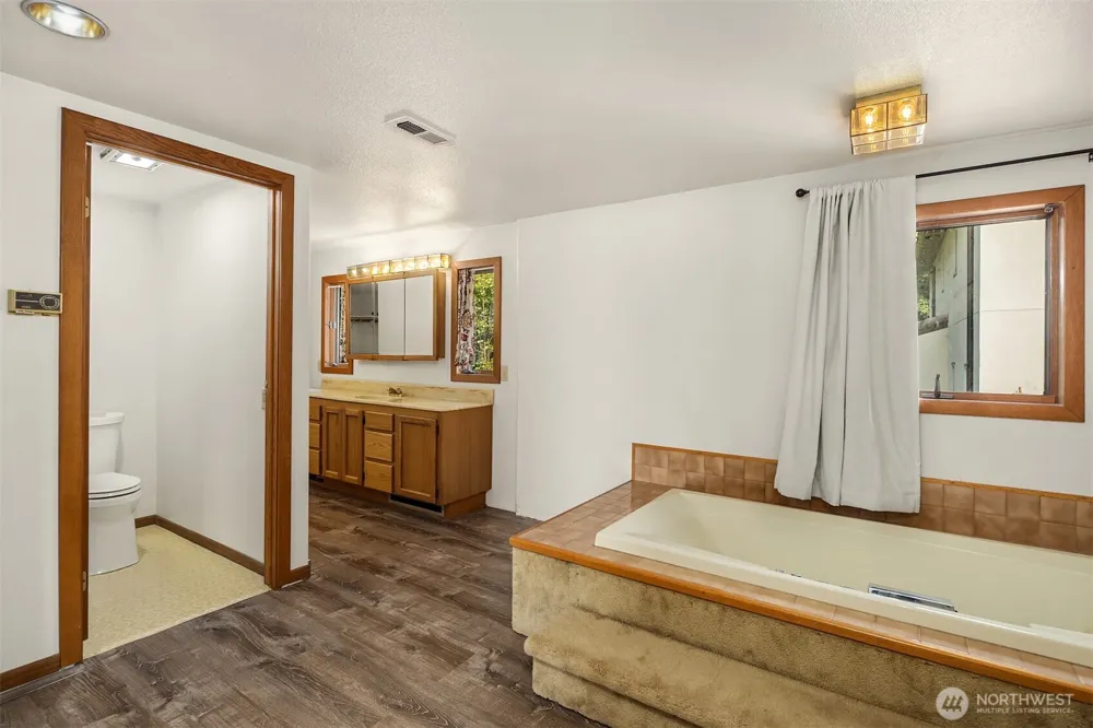 2714 SW 152nd Pl Burien, WA 98166