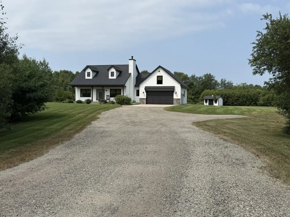 2281 Green Creek Road Muskegon, MI 49445