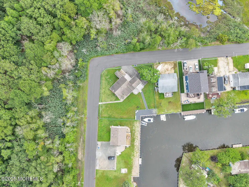 18 Beacon Drive Waretown, NJ 08758