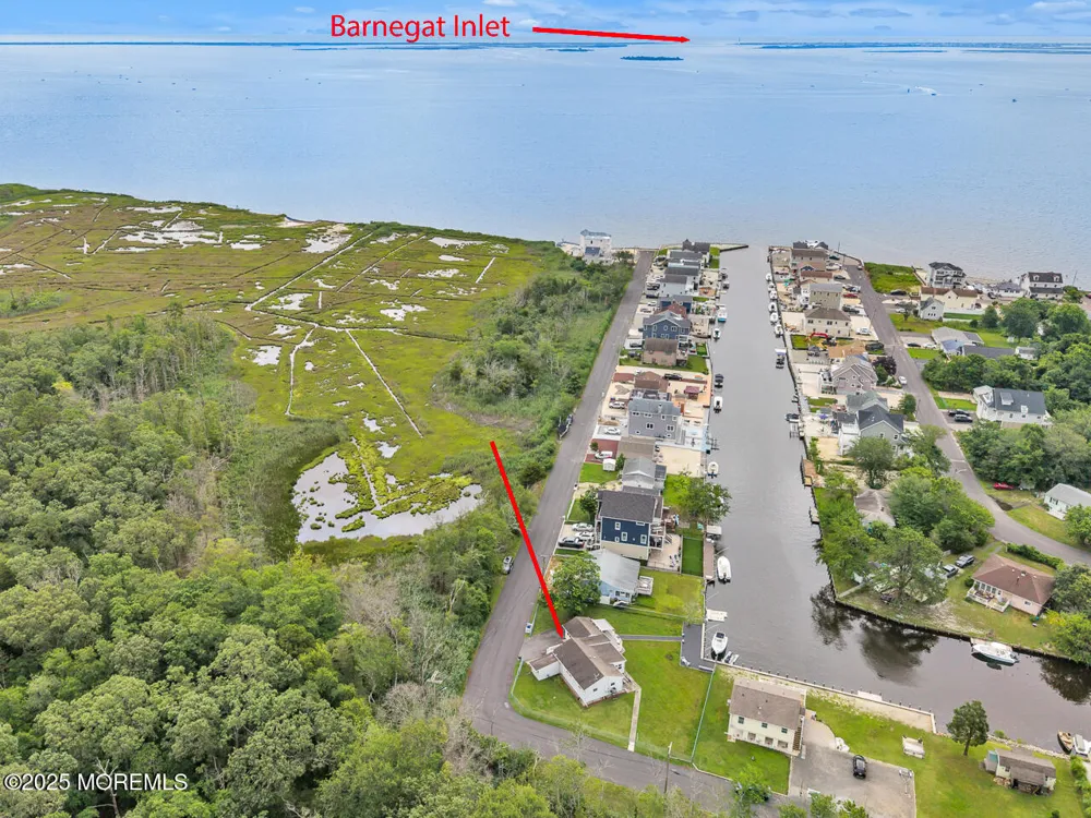 18 Beacon Drive Waretown, NJ 08758