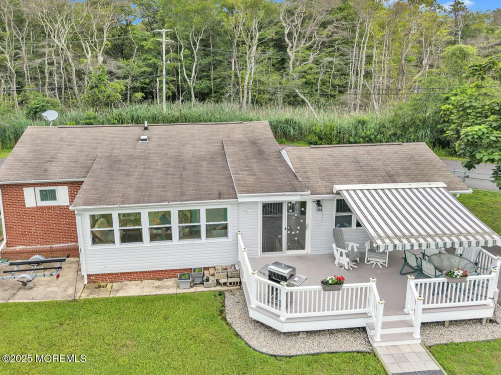 18 Beacon Drive Waretown, NJ 08758