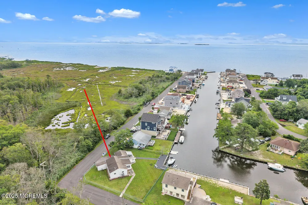 18 Beacon Drive Waretown, NJ 08758