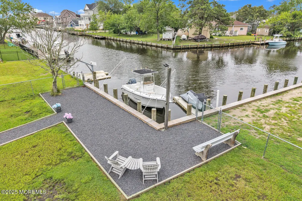 18 Beacon Drive Waretown, NJ 08758