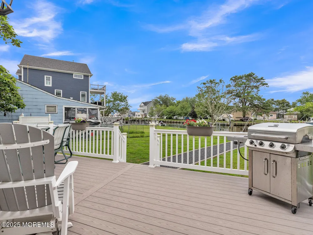 18 Beacon Drive Waretown, NJ 08758