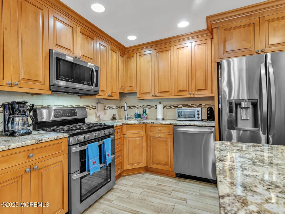 18 Beacon Drive Waretown, NJ 08758