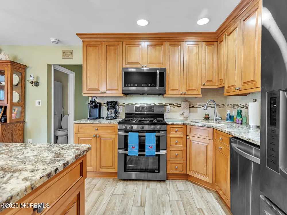 18 Beacon Drive Waretown, NJ 08758