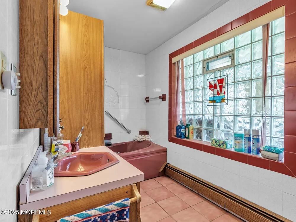 18 Beacon Drive Waretown, NJ 08758