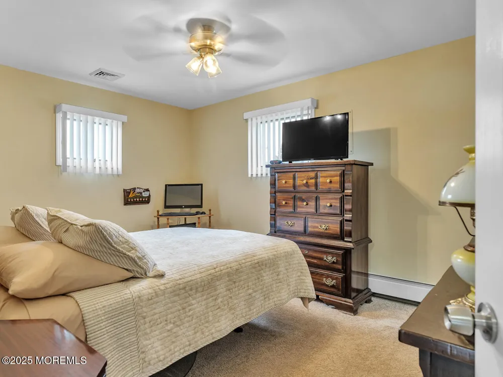 18 Beacon Drive Waretown, NJ 08758