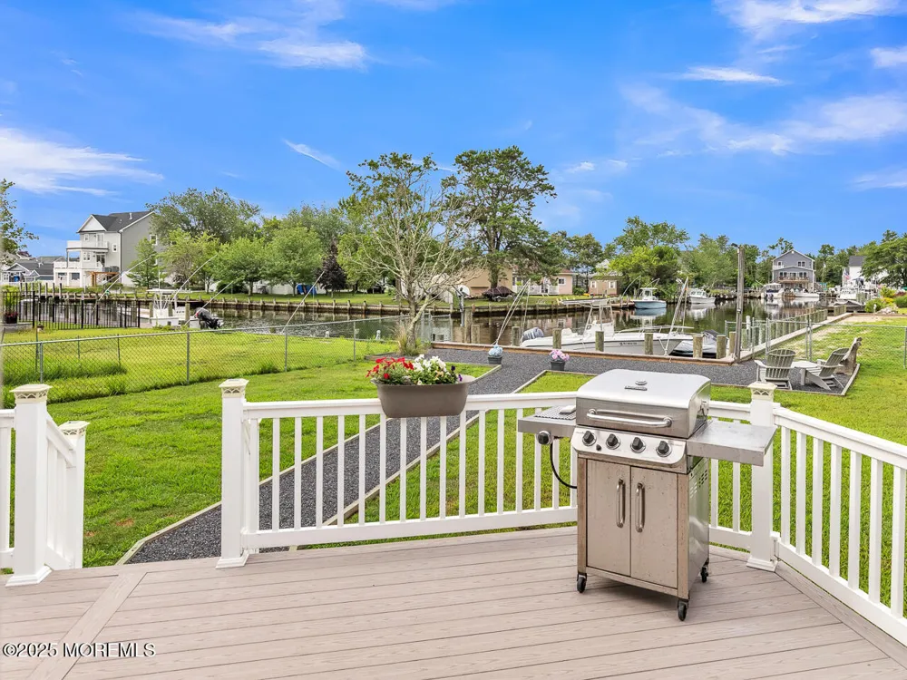 18 Beacon Drive Waretown, NJ 08758