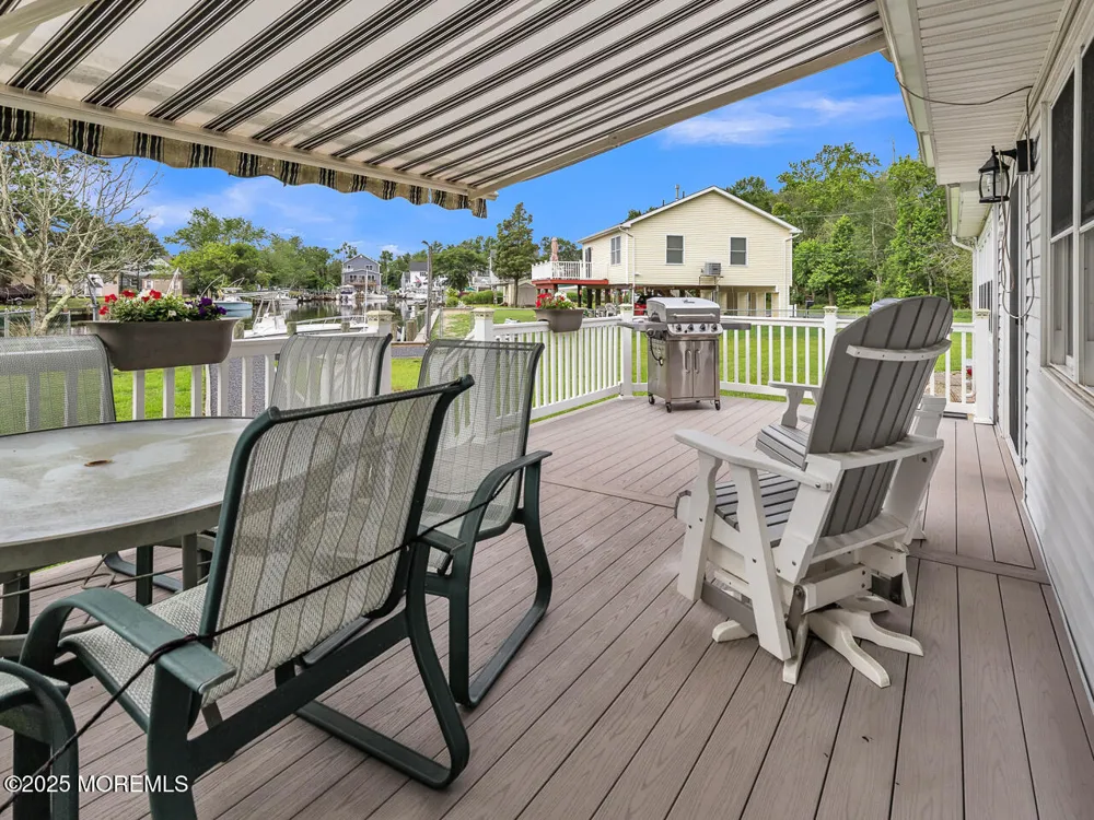 18 Beacon Drive Waretown, NJ 08758