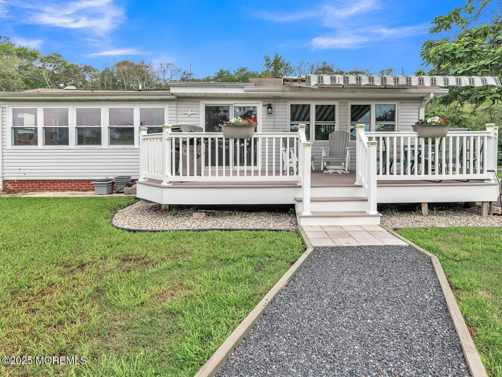 18 Beacon Drive Waretown, NJ 08758