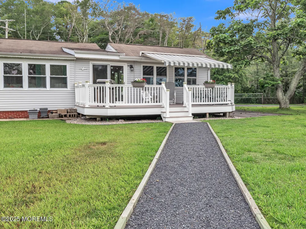 18 Beacon Drive Waretown, NJ 08758