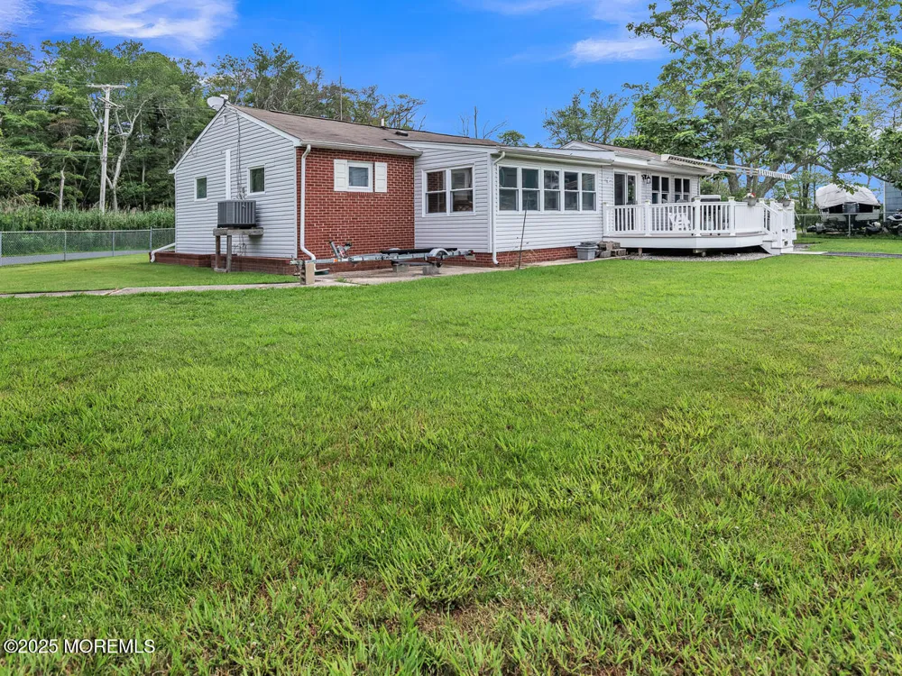 18 Beacon Drive Waretown, NJ 08758