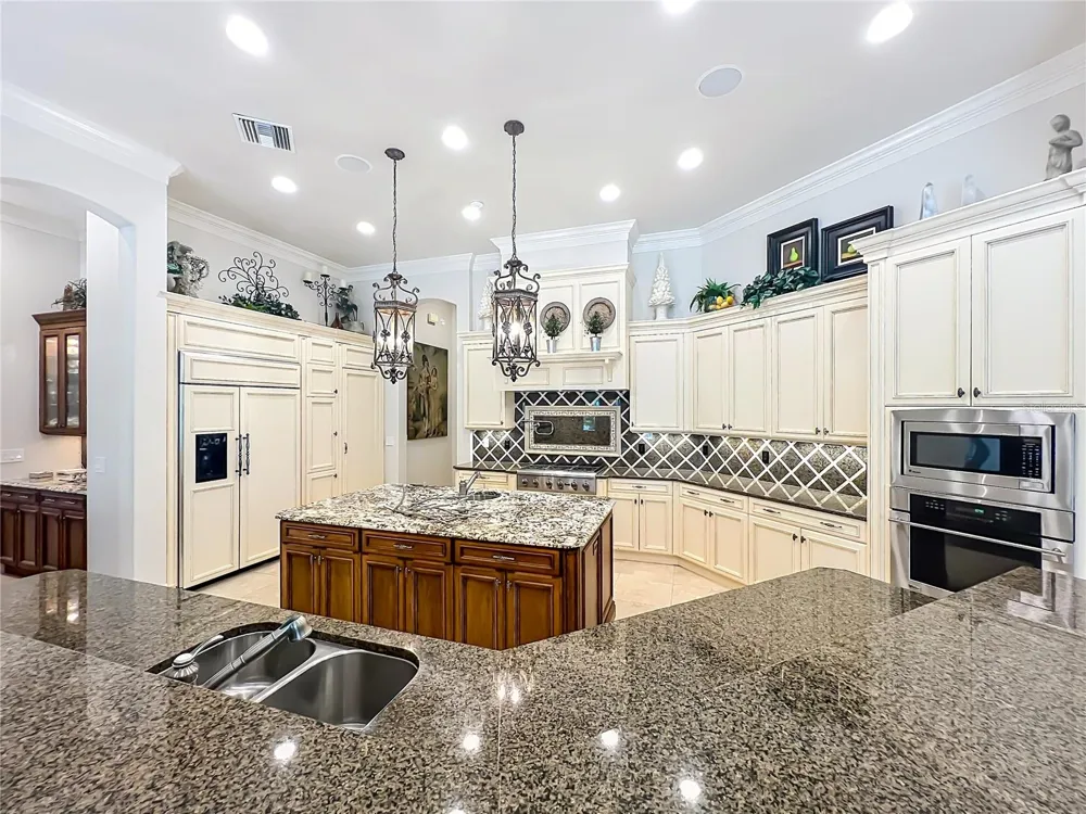 16028 PENDIO DRIVE Bella Collina, FL 34756