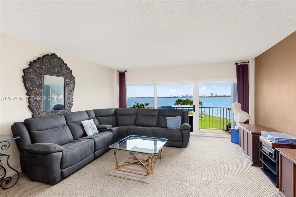 1700 NE 105th St #214 Miami Shores, FL 33138