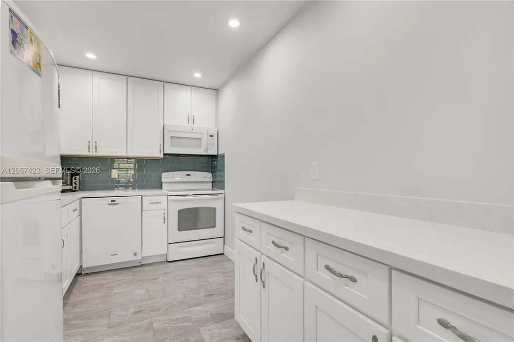 10115 44th Way S #409 Boynton Beach, FL 33436