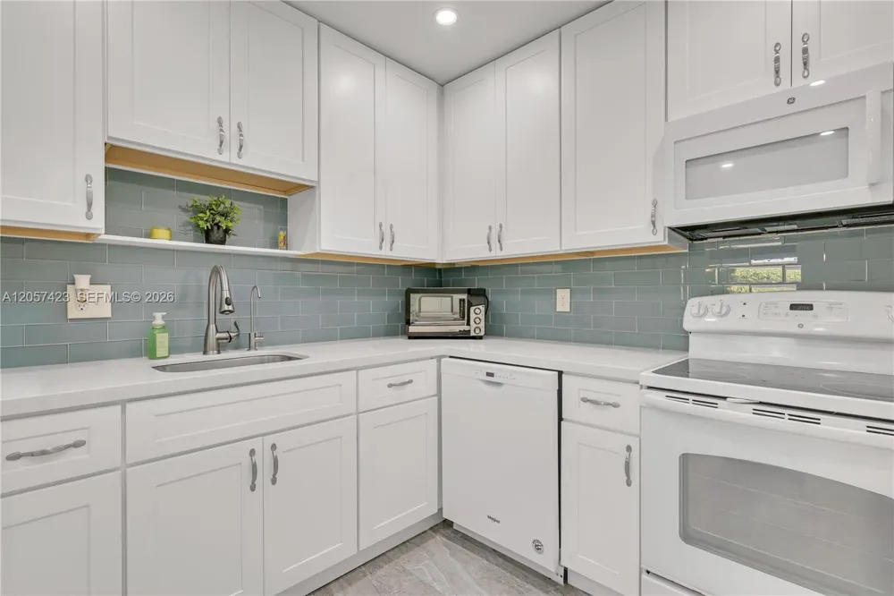 10115 44th Way S #409 Boynton Beach, FL 33436