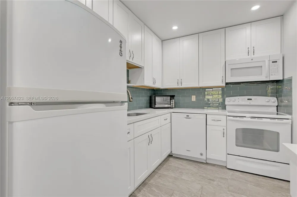 10115 44th Way S #409 Boynton Beach, FL 33436