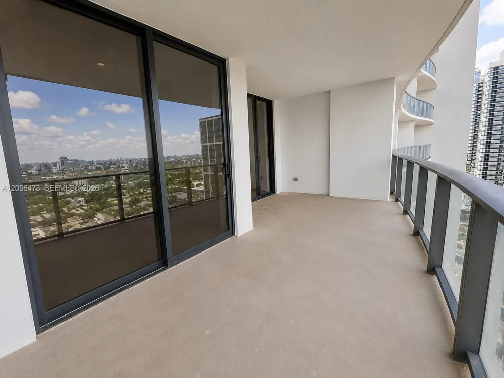 1600 NE 1st Ave #1815 Miami, FL 33132