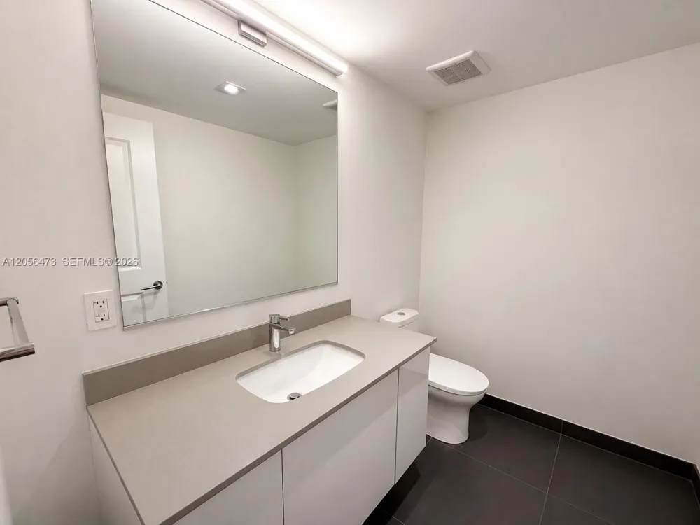 1600 NE 1st Ave #1815 Miami, FL 33132