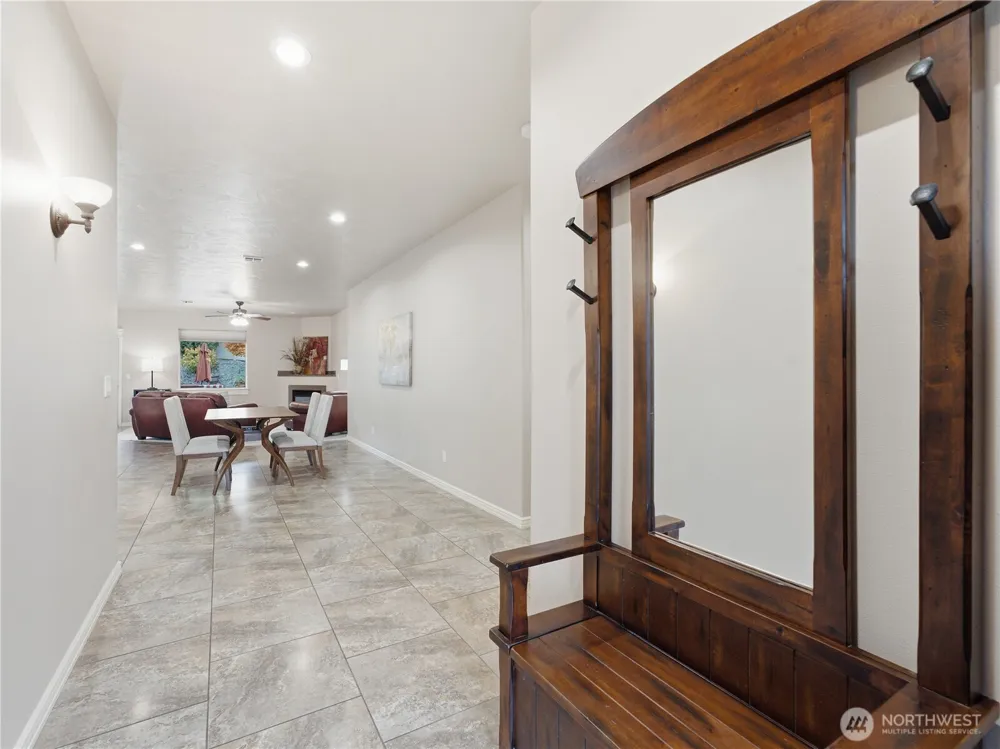 20 Luther Court Malaga, WA 98828